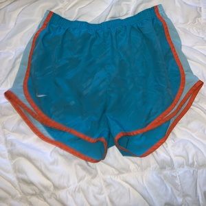 NIKE ATHLETIC SHORTS